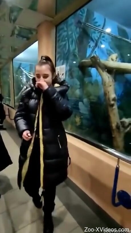 Aroused babe feels attracted to the animals at the zoo