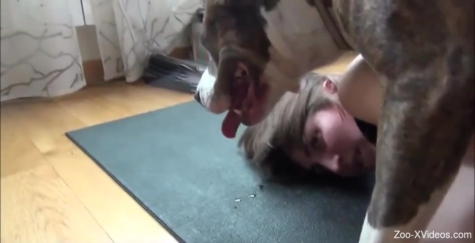 Gorgeous MILF cums during bestiality anal fucking