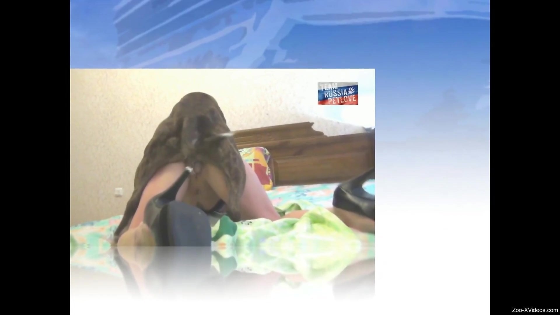 Masked blonde deepthroats a dog's delicious dick