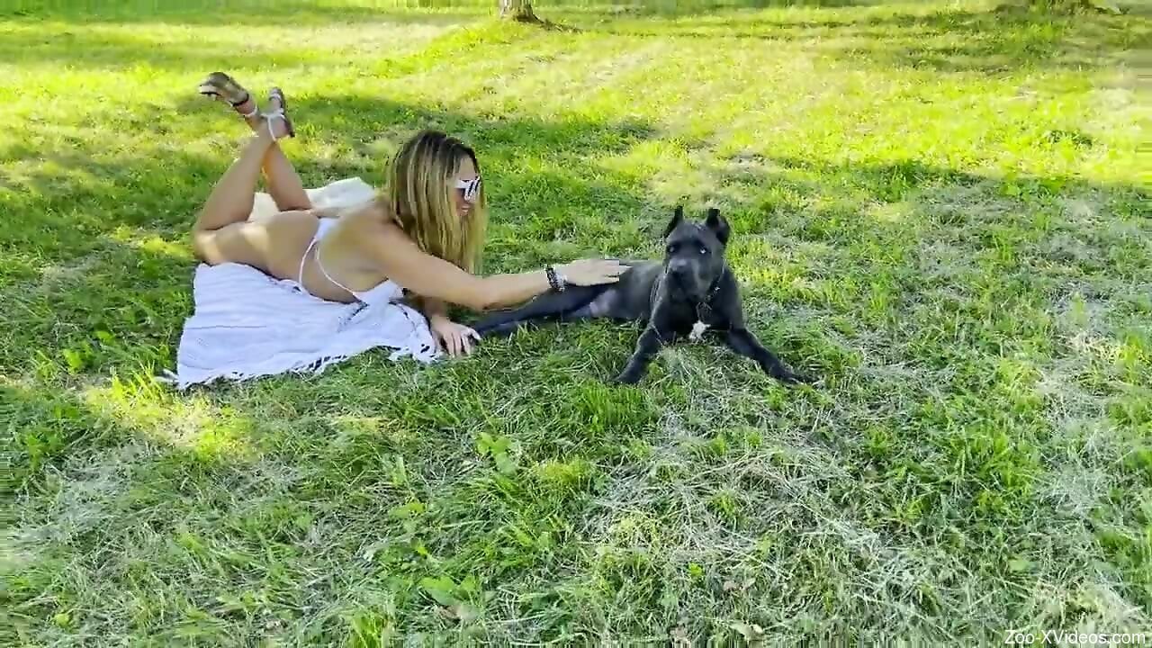 Blonde slut wants to fool around with her dog