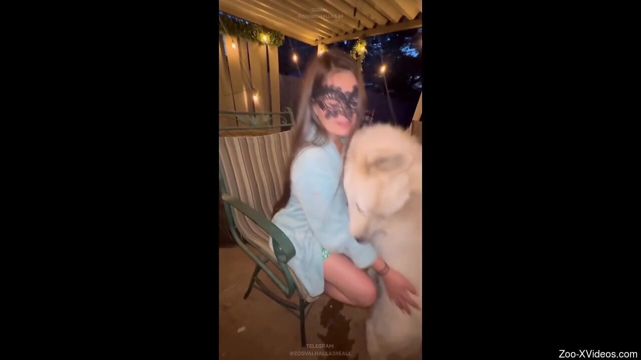 Sexy blonde reveals her slutty side in a sexy zoophilia