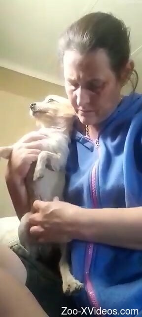 Clothed amateur woman is energized when trying zoophilia