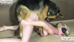 Aunty with saggy tits crushed the anus on the dignity of the dog, free animal dog sex